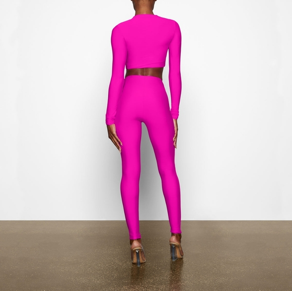 SKIMS Cut Out Long Sleeve Top Tie Lace Up Open Front Crop - Picture 3 of 6